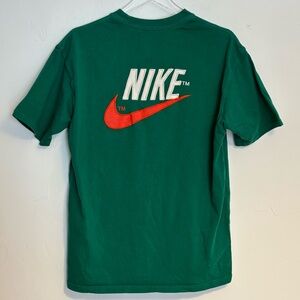 💥5/20$ Rare Nike The Nike Tee Pocket Logo T-Shirt Green  Size M